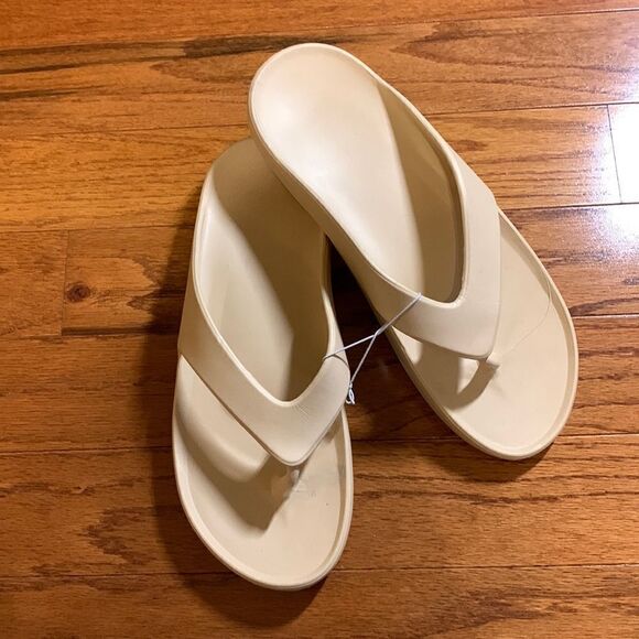 Ladies orthopedic Size M/L medium/large flip-flops cream color w/arch support - Picture 6 of 9